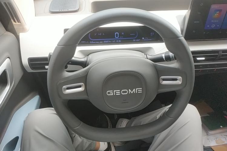 Used Geely Galaxy Panda 2023 Panda Mini 200km Endurance Bear Steering Wheel