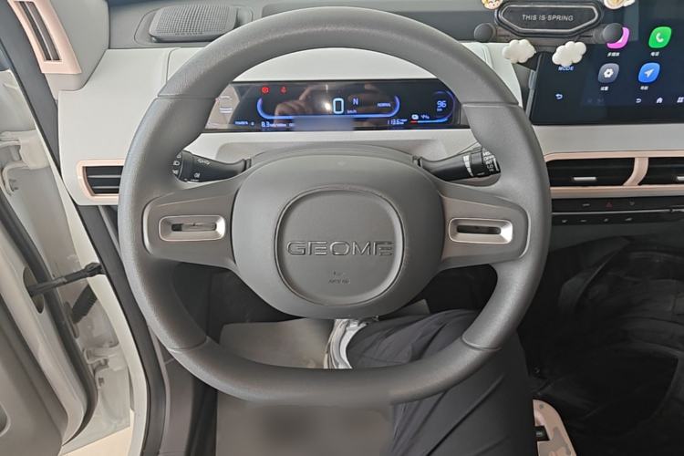 Used Geely Galaxy Panda 2023 Panda Mini 200km Endurance Bear Steering Wheel