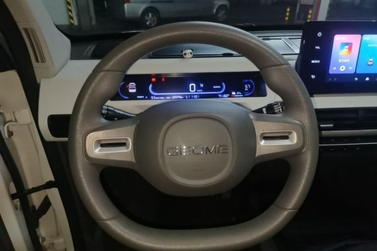 Used Geely Galaxy Panda 2023 Panda Mini 200km Endurance Bear Steering Wheel