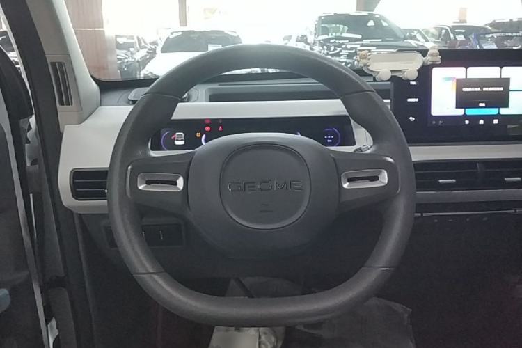 Used Geely Galaxy Panda 2023 Panda Mini 200km Endurance Bear Steering Wheel