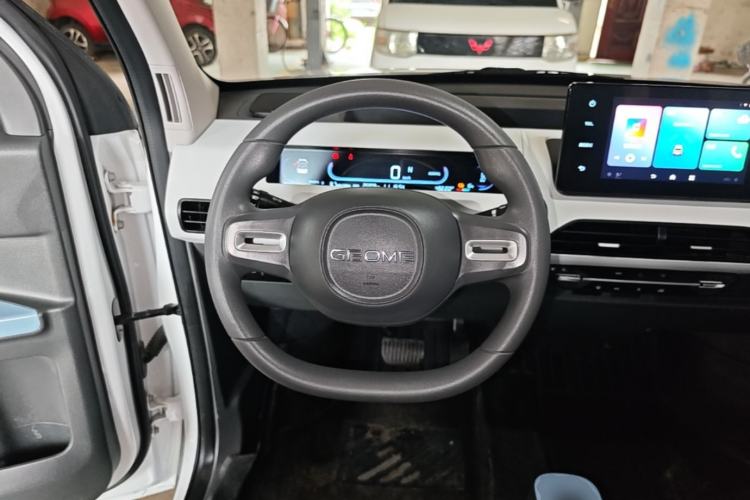 Used Geely Galaxy Panda 2023 Panda Mini 200km Endurance Bear Steering Wheel
