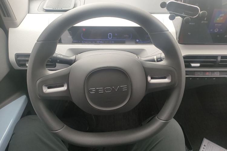 Used Geely Galaxy Panda 2023 Panda Mini 120km Super Cute Bear Steering Wheel