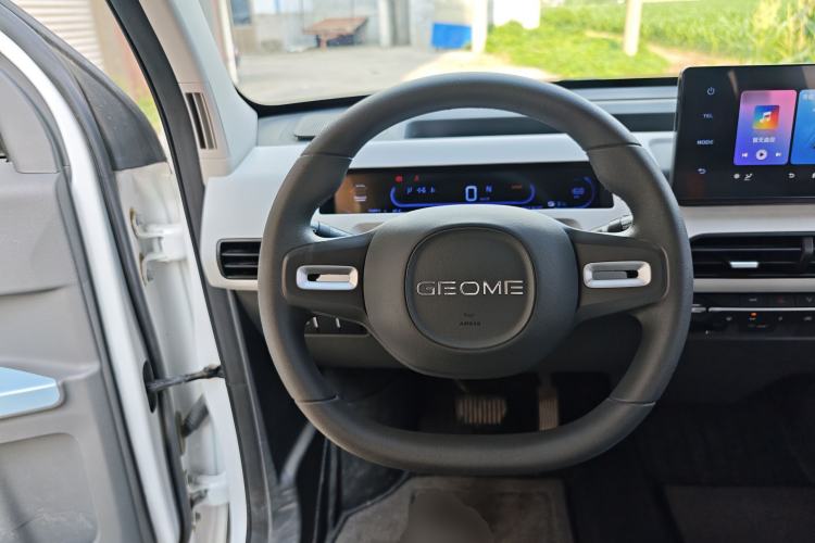 Used Geely Galaxy Panda 2023 Panda Mini 200km Endurance Bear Steering Wheel