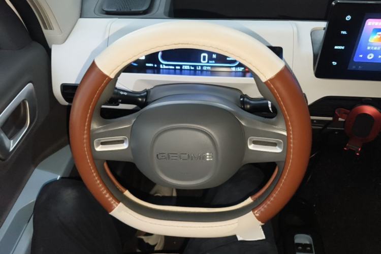 Used Geely Galaxy Panda 2023 Panda Mini 200km Endurance Bear Steering Wheel