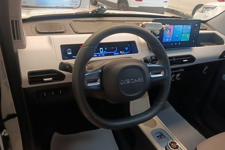 Used Geely Galaxy Panda 2023 Panda Mini 200km Endurance Bear Steering Wheel