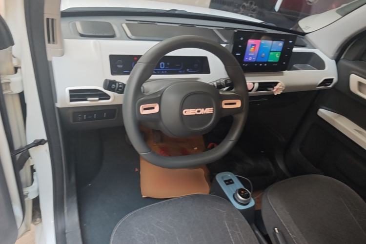 Used Geely Galaxy Panda 2023 Panda Mini 200km Endurance Bear Steering Wheel