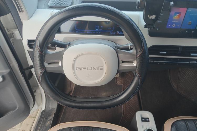 Used Geely Galaxy Panda 2023 Panda Mini 200km Endurance Bear Steering Wheel