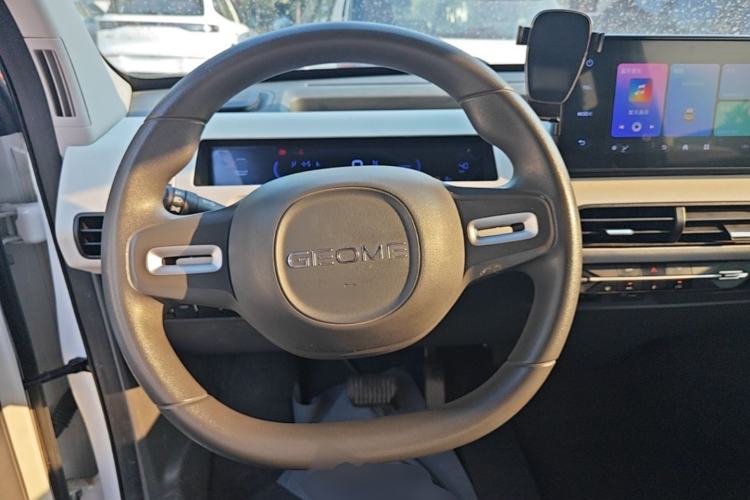 Used Geely Galaxy Panda 2023 Panda Mini 200km Endurance Bear Steering Wheel