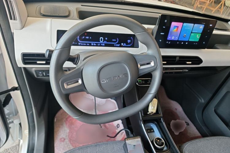 Used Geely Galaxy Panda 2023 Panda Mini 200km Endurance Bear Steering Wheel