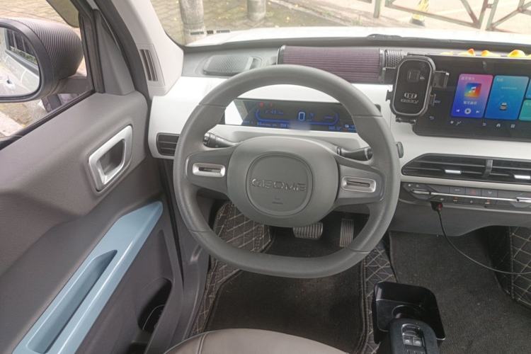 Used Geely Galaxy Panda 2023 Panda Mini 200km Endurance Bear Steering Wheel