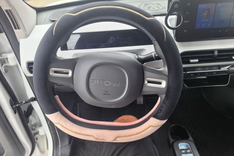 Used Geely Galaxy Panda 2023 Panda Mini 200km Endurance Bear Steering Wheel