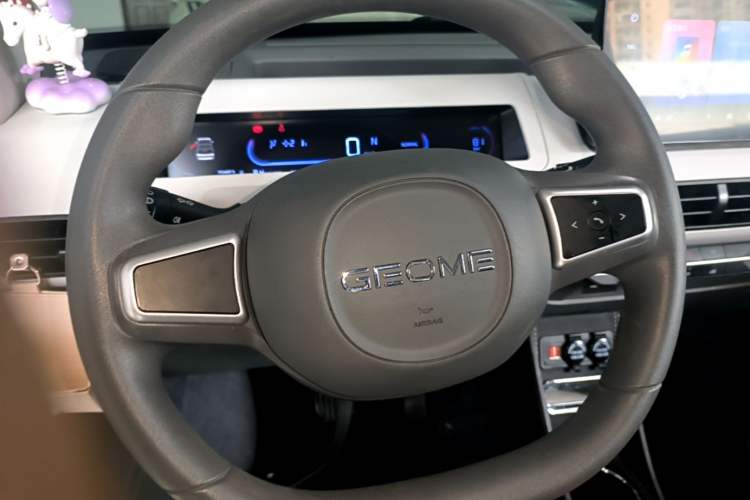 Used Geely Galaxy Panda 2023 Panda Mini 200km Endurance Bear Steering Wheel
