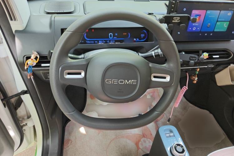 Used Geely Galaxy Panda 2023 Panda Mini 200km Endurance Bear Steering Wheel