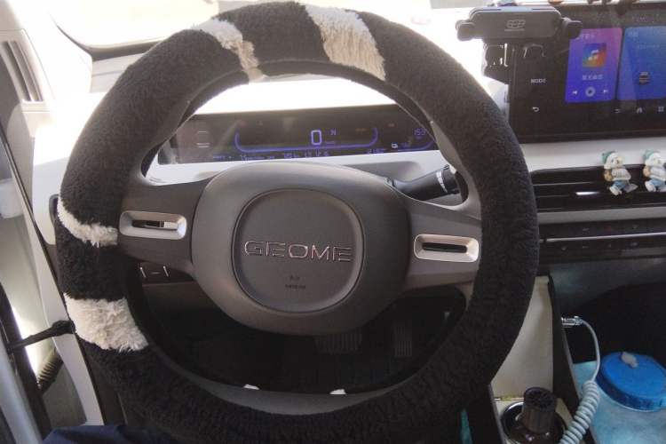 Used Geely Galaxy Panda 2023 Panda Mini 200km Endurance Bear Steering Wheel