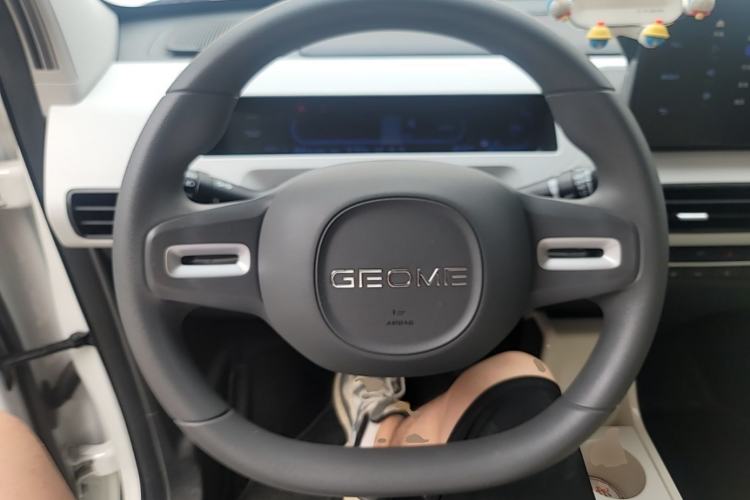 Used Geely Galaxy Panda 2023 Panda Mini 200km Endurance Bear Steering Wheel