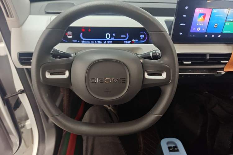 Used Geely Galaxy Panda 2023 Panda Mini 200km Endurance Bear Steering Wheel