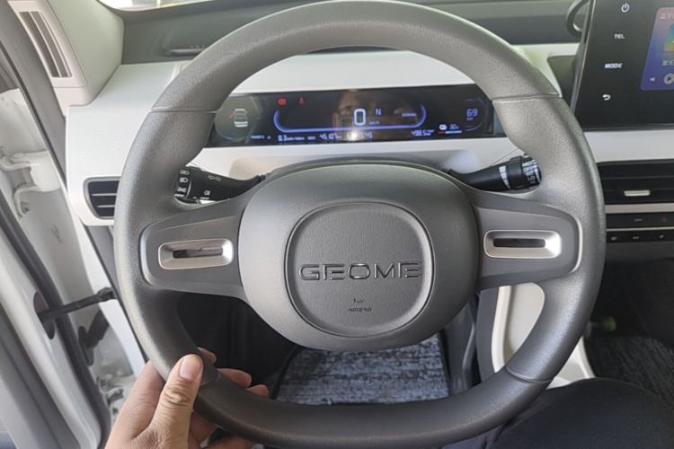 Used Geely Galaxy Panda 2023 Panda Mini 200km Endurance Bear Steering Wheel