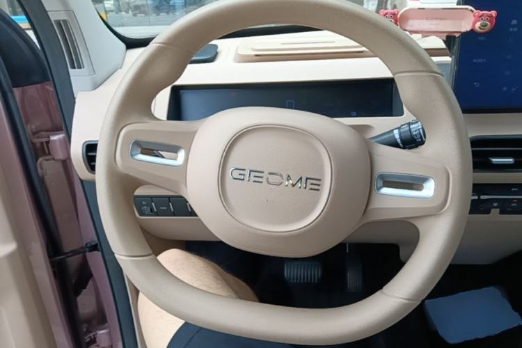 Used Geely Galaxy Panda 2023 Panda Mini 200km Endurance Bear Steering Wheel