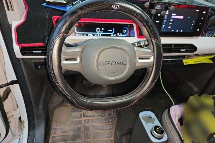 Used Geely Galaxy Panda 2023 Panda Mini 200km Endurance Bear Steering Wheel