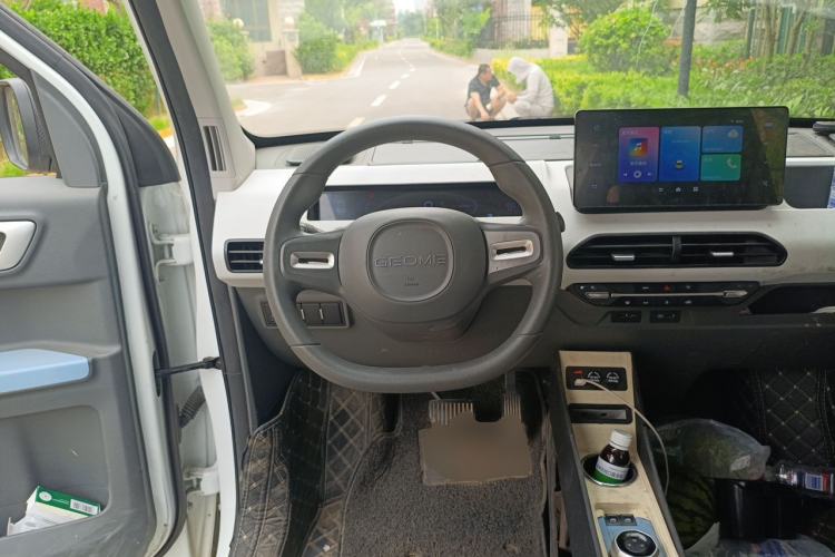 Used Geely Galaxy Panda 2023 Panda Mini 200km Endurance Bear Steering Wheel
