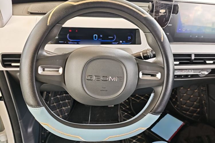 Used Geely Galaxy Panda 2023 Panda Mini 200km Endurance Bear Steering Wheel