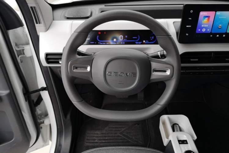 Used Geely Galaxy Panda 2023 Panda Mini 120km Super Cute Bear Steering Wheel