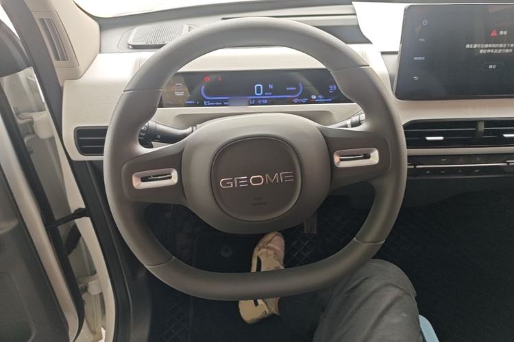 Used Geely Galaxy Panda 2023 Panda Mini 200km Endurance Bear Steering Wheel