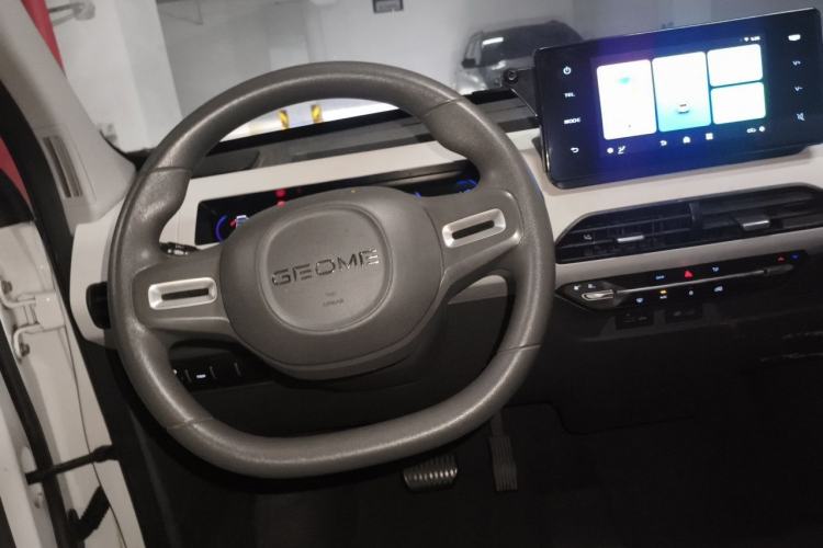 Used Geely Galaxy Panda 2023 Panda Mini 200km Endurance Bear Steering Wheel