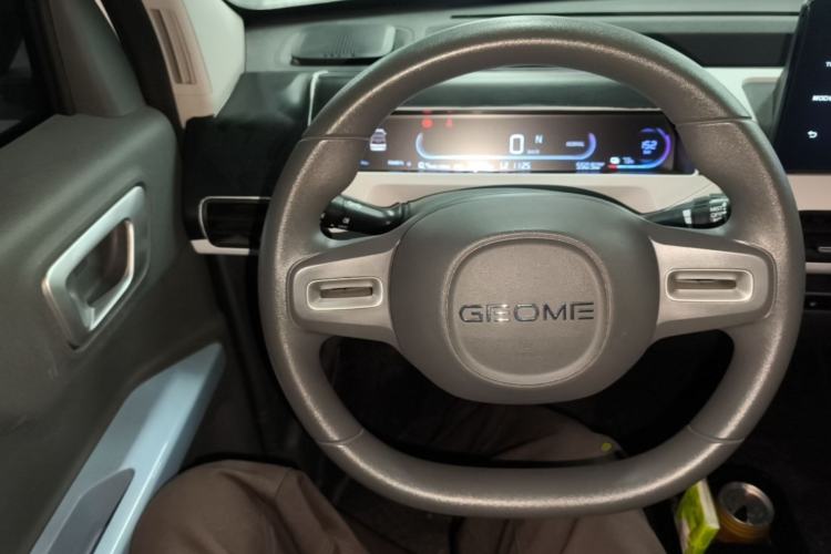 Used Geely Galaxy Panda 2023 Panda Mini 200km Endurance Bear Steering Wheel