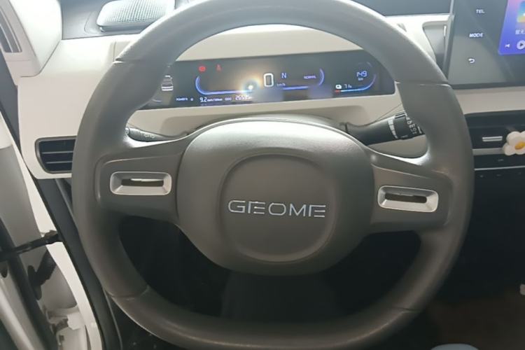 Used Geely Galaxy Panda 2023 Panda Mini 200km Endurance Bear Steering Wheel