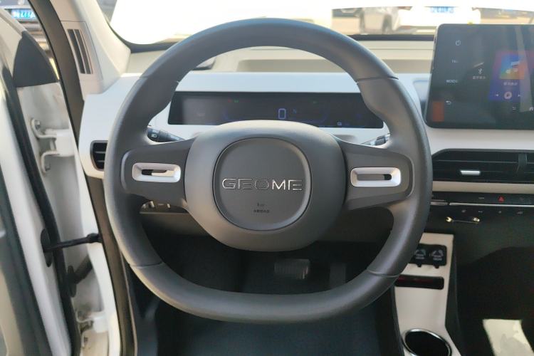 Used Geely Galaxy Panda 2023 Panda Mini 200km Endurance Bear Steering Wheel