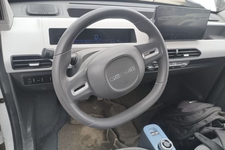 Used Geely Galaxy Panda 2023 Panda Mini 120km Cute Bear Steering Wheel