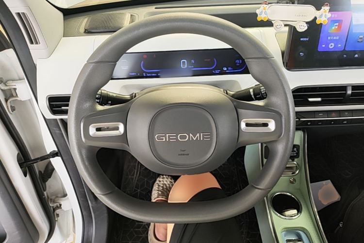 Used Geely Galaxy Panda 2023 Panda Mini 200km Endurance Bear Steering Wheel