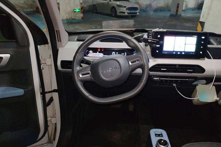 Used Geely Galaxy Panda 2023 Panda Mini 200km Endurance Bear Steering Wheel