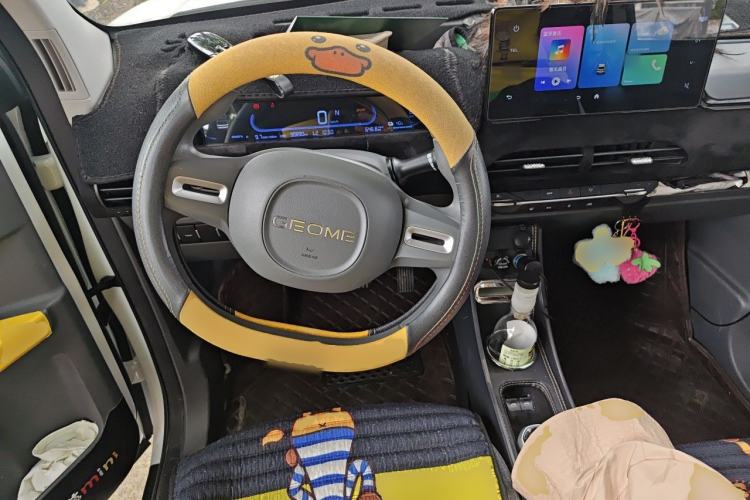Used Geely Galaxy Panda 2023 Panda Mini 200km Endurance Bear Steering Wheel