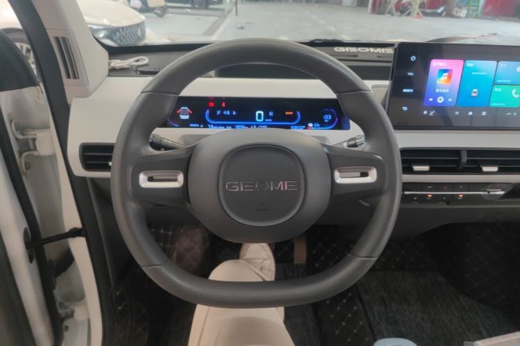 Used Geely Galaxy Panda 2023 Panda Mini 200km Endurance Bear Steering Wheel