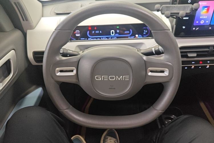 Used Geely Galaxy Panda 2023 Panda Mini 200km Endurance Bear Steering Wheel