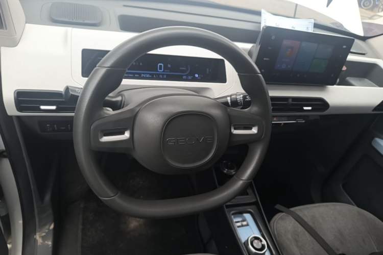 Used Geely Galaxy Panda 2023 Panda Mini 200km Endurance Bear Steering Wheel