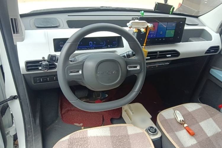 Used Geely Galaxy Panda 2023 Panda Mini 200km Endurance Bear Steering Wheel