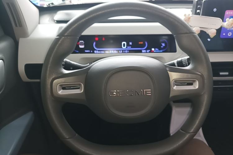Used Geely Galaxy Panda 2023 Panda Mini 200km Endurance Bear Steering Wheel