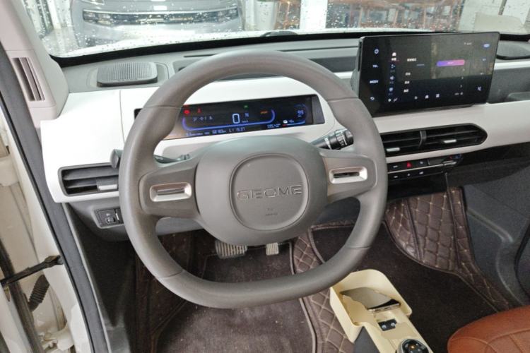 Used Geely Galaxy Panda 2023 Panda Mini 200km Dynamic Bear Steering Wheel