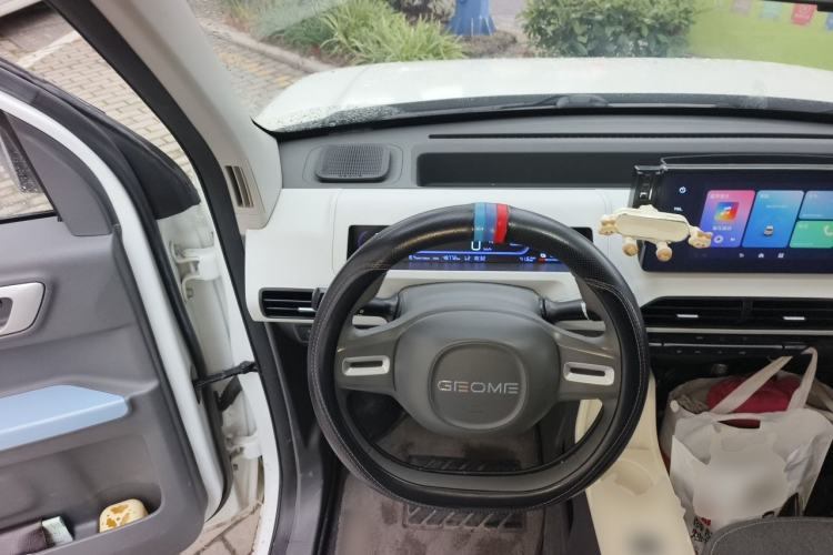 Used Geely Galaxy Panda 2023 Panda Mini 200km Endurance Bear Steering Wheel