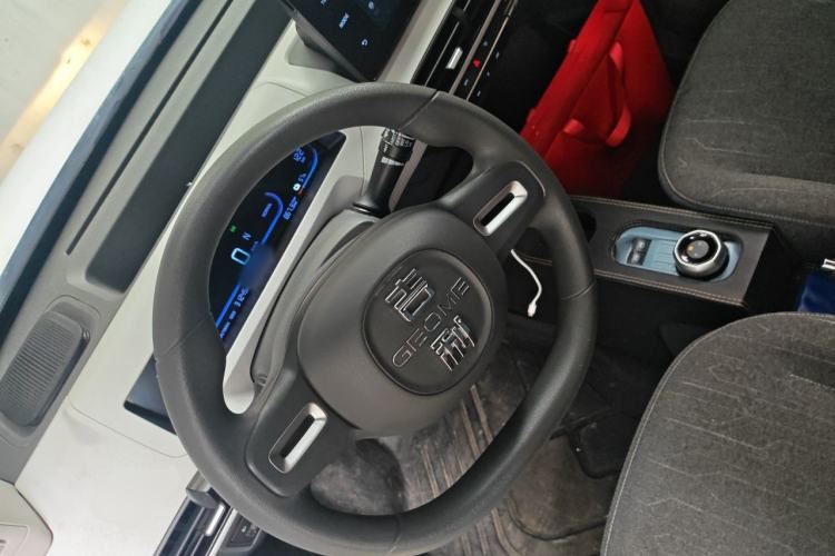 Used Geely Galaxy Panda 2023 Panda Mini 200km Endurance Bear Steering Wheel