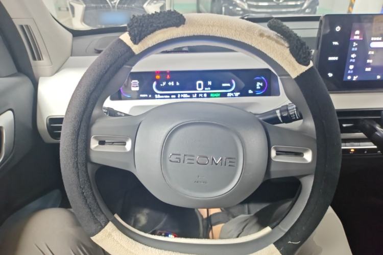 Used Geely Galaxy Panda 2023 Panda Mini 200km Endurance Bear Steering Wheel