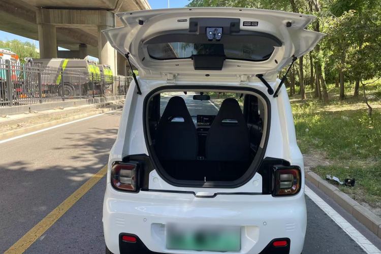 Used Geely Galaxy Panda 2023 Panda Mini 120km Cute Bear Trunk