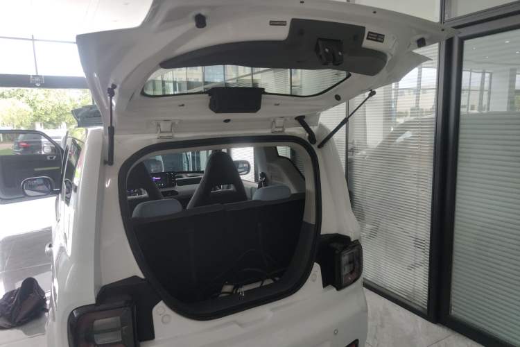 Used Geely Galaxy Panda 2023 Panda Mini 200km Endurance Bear Trunk