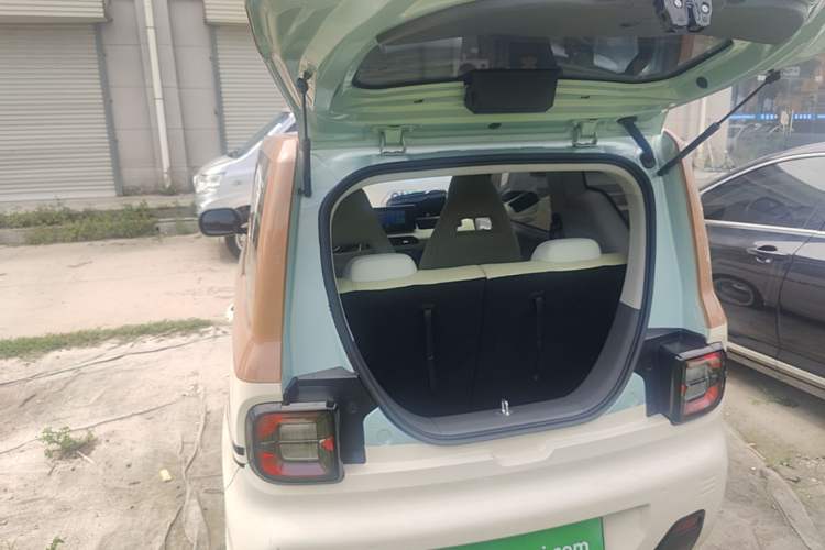 Used Geely Galaxy Panda 2023 Panda Mini 200km Endurance Bear Trunk