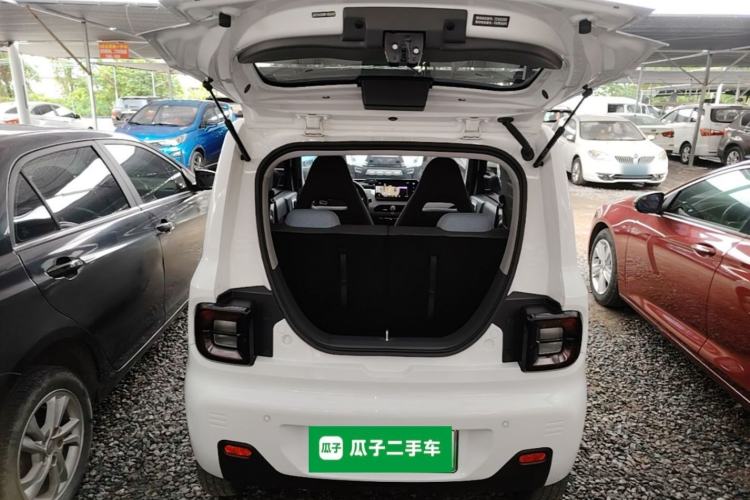Used Geely Galaxy Panda 2023 Panda Mini 200km Little Yellow Duck Limited Edition — Happy as Can Be Trunk