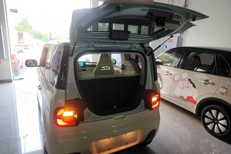 Used Geely Galaxy Panda 2023 Panda Mini 200km Endurance Bear Trunk