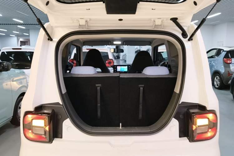Used Geely Galaxy Panda 2023 Panda Mini 200km Endurance Bear Trunk